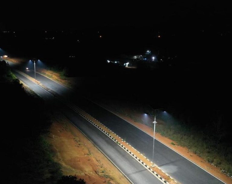 Lampe HERMES sur une route